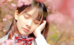 阿离掀开自己副乳的图片